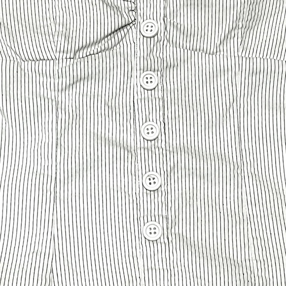 Pinstripe design crop top with buttons down the front - Picture 6 of 8